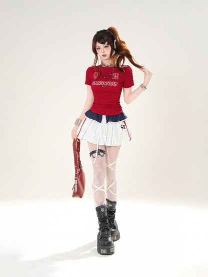 Slim-Fit T-Shirt Buchstaben- und Zahlenprint Schwarz/Rot