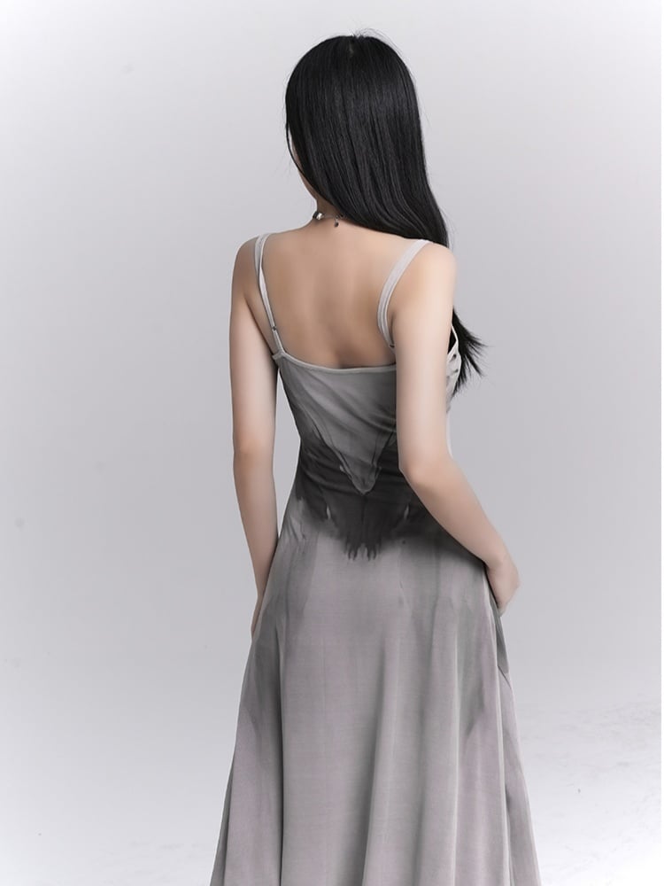Robe moulante gothique grise à motif papillon