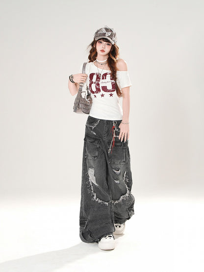 T-Shirt mit asymmetrischem Ausschnitt und Vintage-Zahlendruck, Schwarz/Weiß