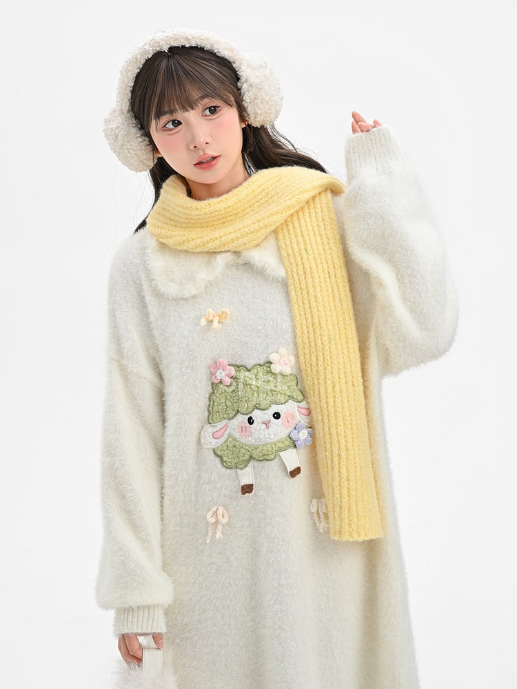 Robe en tricot blanche à col Claudine et appliques d'agneau