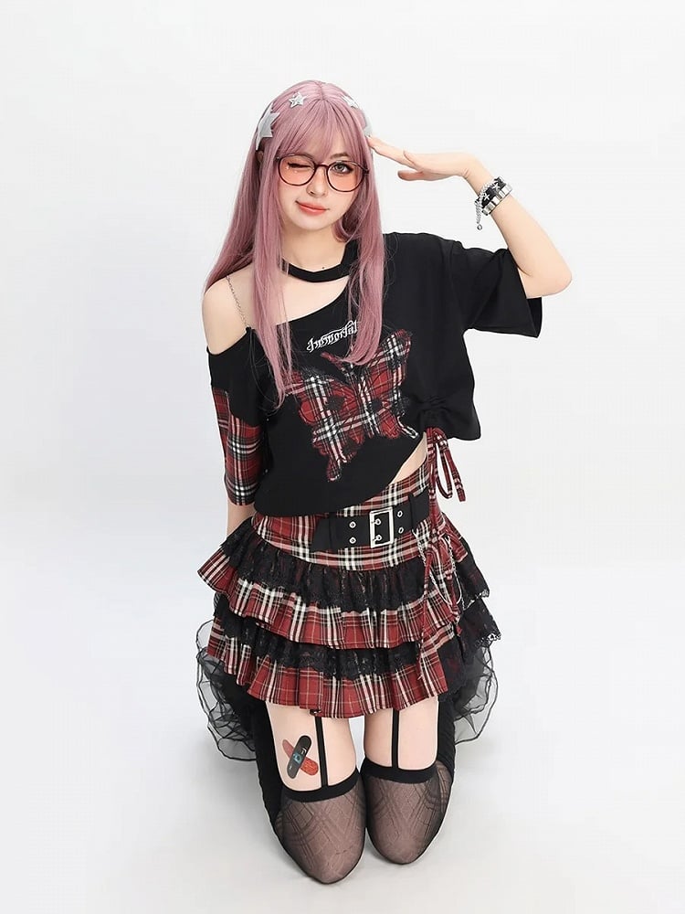 Rote Schmetterlingsapplikation Schwarz Asymmetrischer Ausschnitt T-Shirt Y2K Plaid