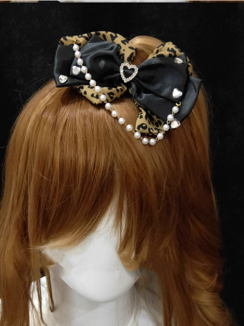 Irregular Hollow Heart-shaped Rhinestone Bowknot Leopard Print Hairclip