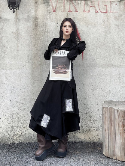 Schwarzes, gekerbtes Kragen-Glockenärmel-Punk-asymmetrisches Hemd mit Applikationen