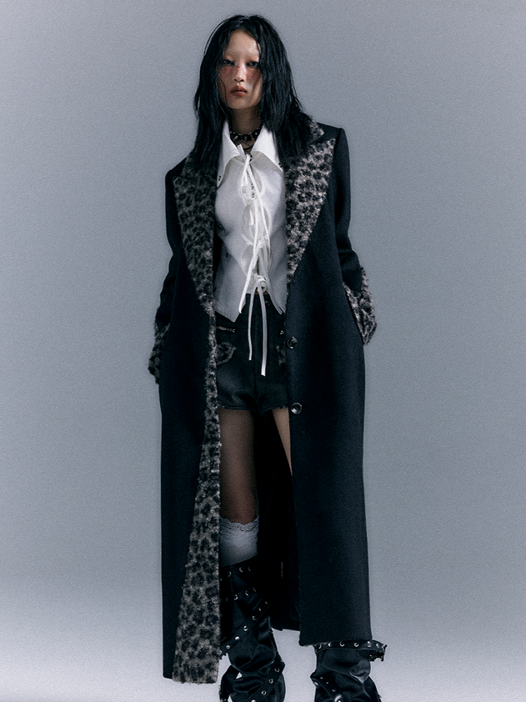 Black Wool Thickened Coat with Vintage Leopard Accents