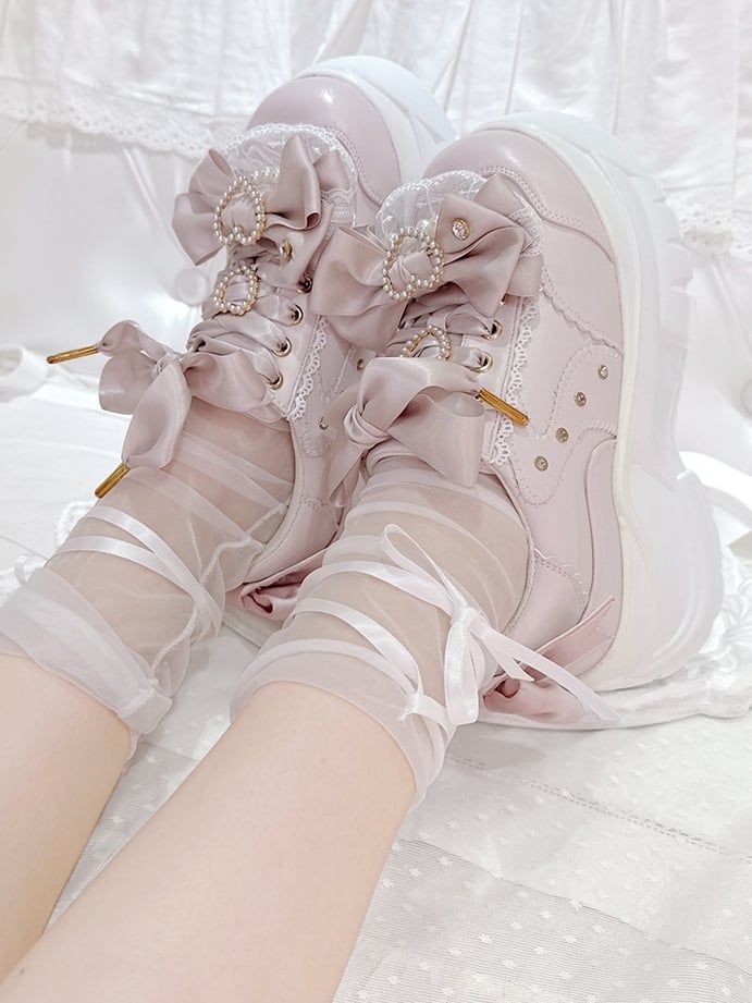 Schnürschuhe im Jirai Design Kei – Plateauschuhe mit Schleife und Herzdetails und Strassperlen im Pink-Stil