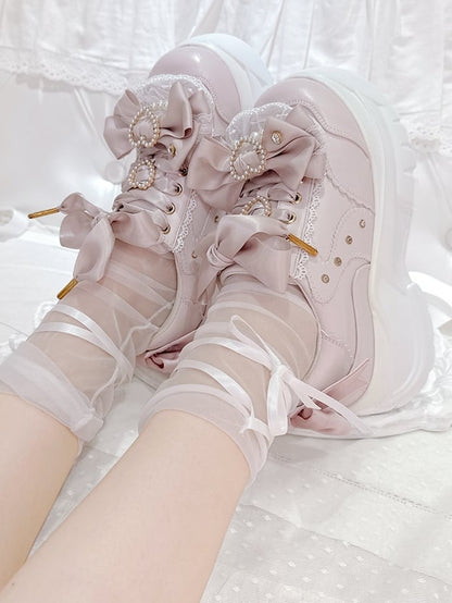 Schnürschuhe im Jirai Design Kei – Plateauschuhe mit Schleife und Herzdetails und Strassperlen im Pink-Stil