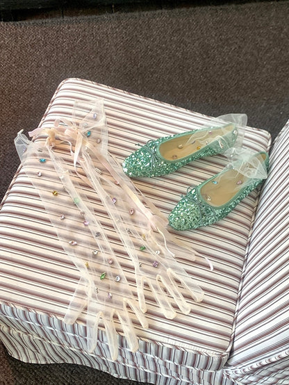 Spitze verzierte weiße selbstbindende Handschuhe Strap Strass