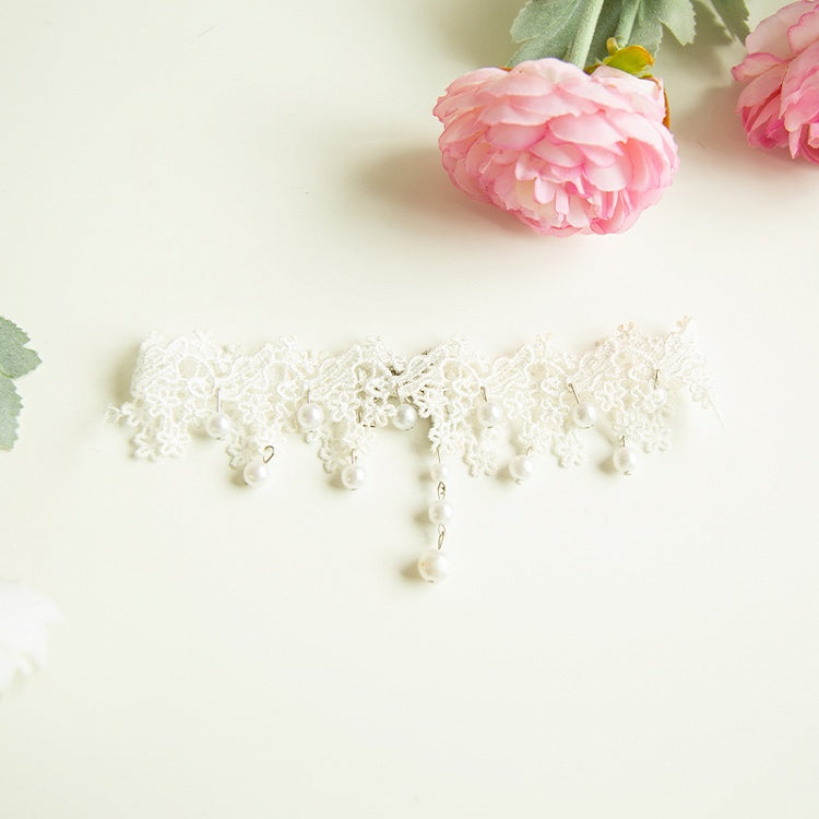 Choker White Lace Bead Details