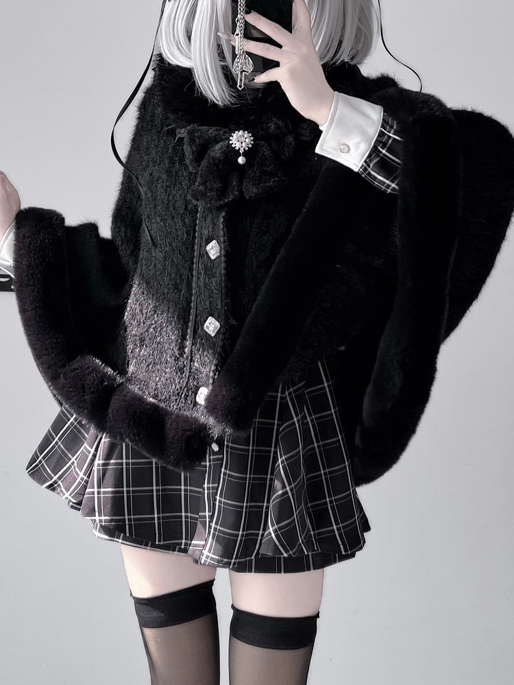 Jirai Kei Black/White Plush Trimming Knit Cape