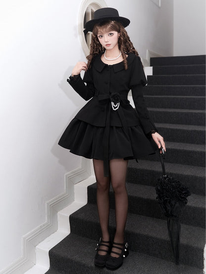 黒椿の花のブローチ