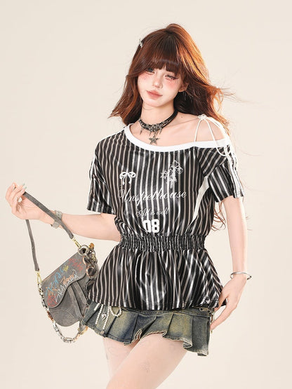 Asymmetrischer Ausschnitt, gestreiftes T-Shirt, gesmokt, elastische Taille, Blokette, Kernschwarz/Blau