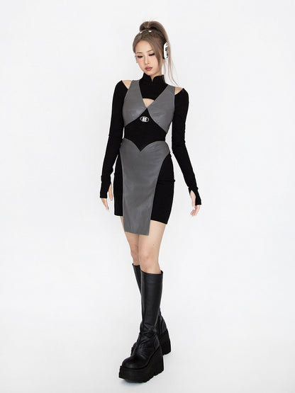 Robe glamour ninja futuriste noire et grise à col à bandes et détails découpés