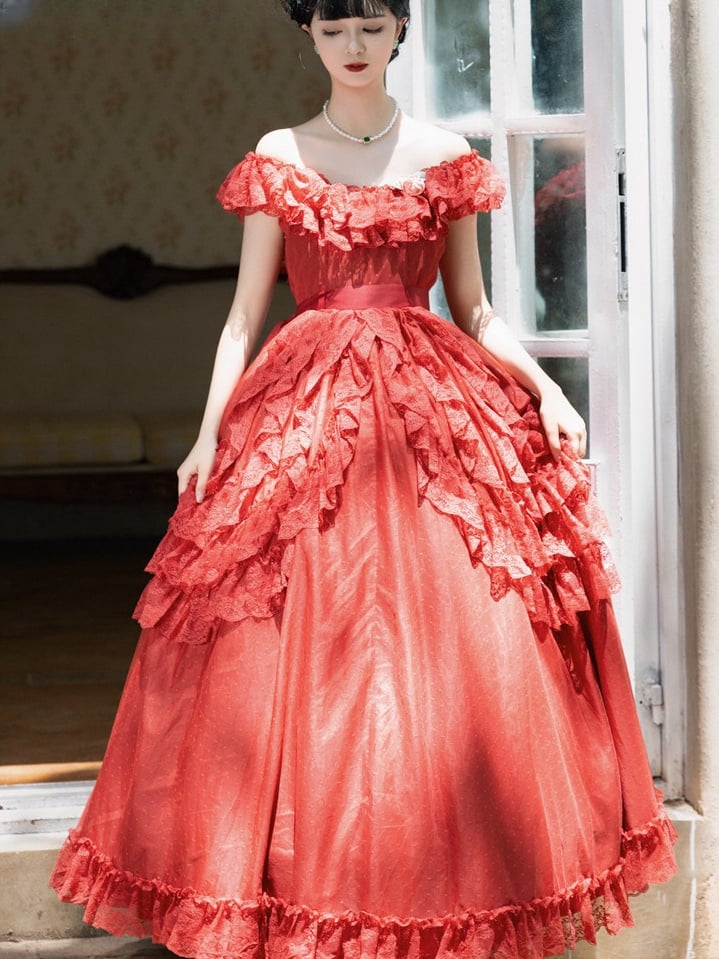 Robe vintage rouge vin/rose à volants en dentelle et décolleté à épaules dénudées