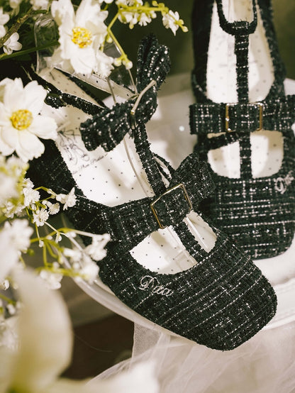 Design Lolita Schwarze Akzente Quadrat mit Schleife Elegante Zehen-T-Riemen-Schuhe