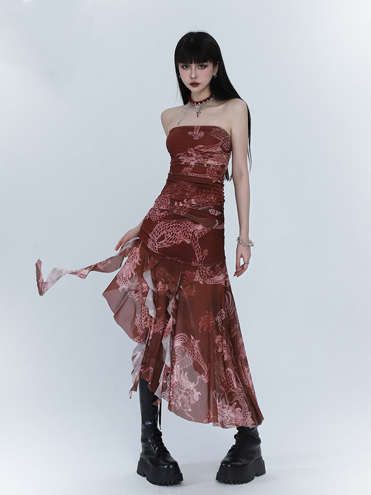 Robe ajustée à ourlet asymétrique et imprimé dragon rouge