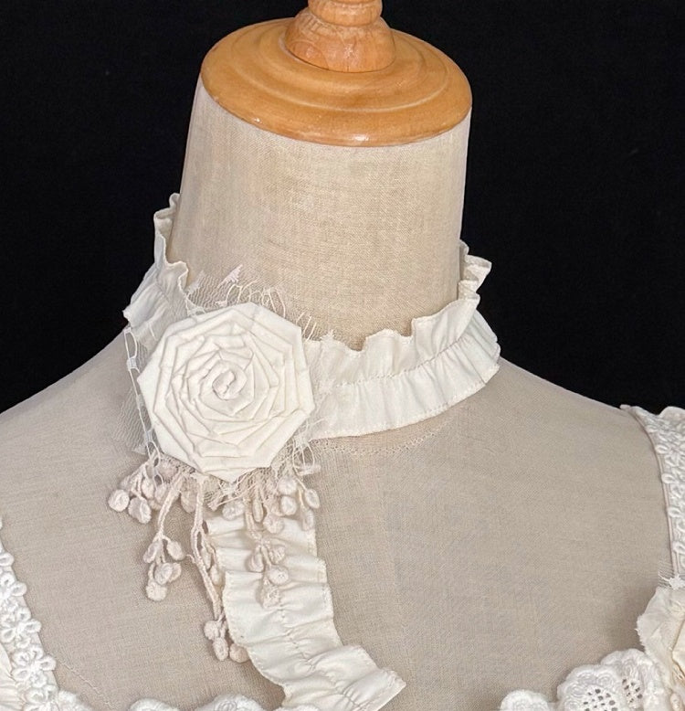 Beige Flower Choker