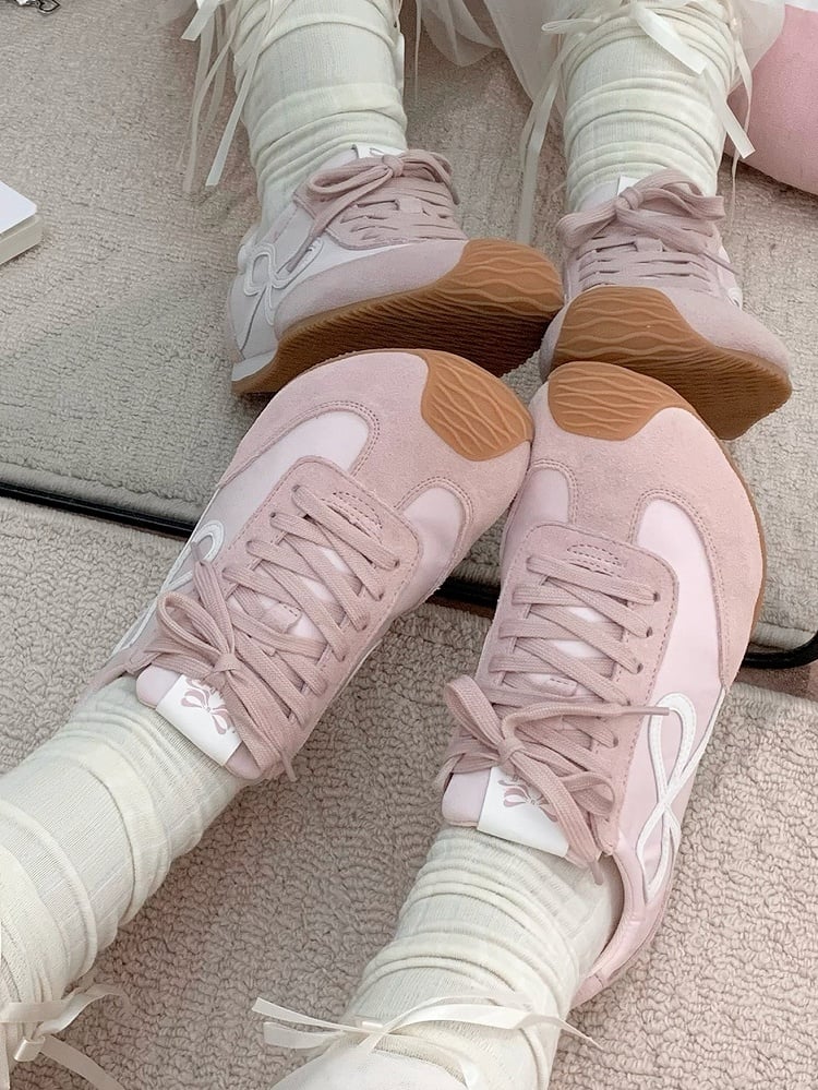 Krawatten Design Sneakers Rosa Schleife Schnürung vorne