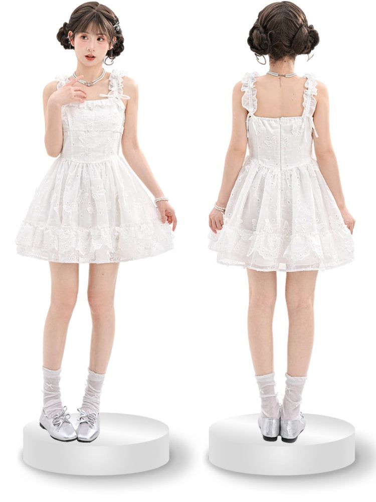 ノースリーブドレス、スイートホワイトフリルスクエアネックラインバタフライ