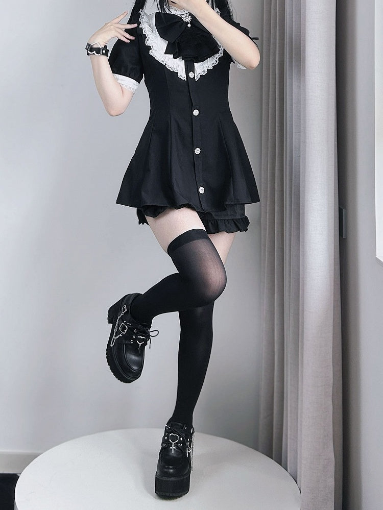 Kurzes großes Jirai Kei-Kleid in Schwarz mit abnehmbaren Ärmeln, Minikleid mit Jabot-Kragen und Schleife + Shorts