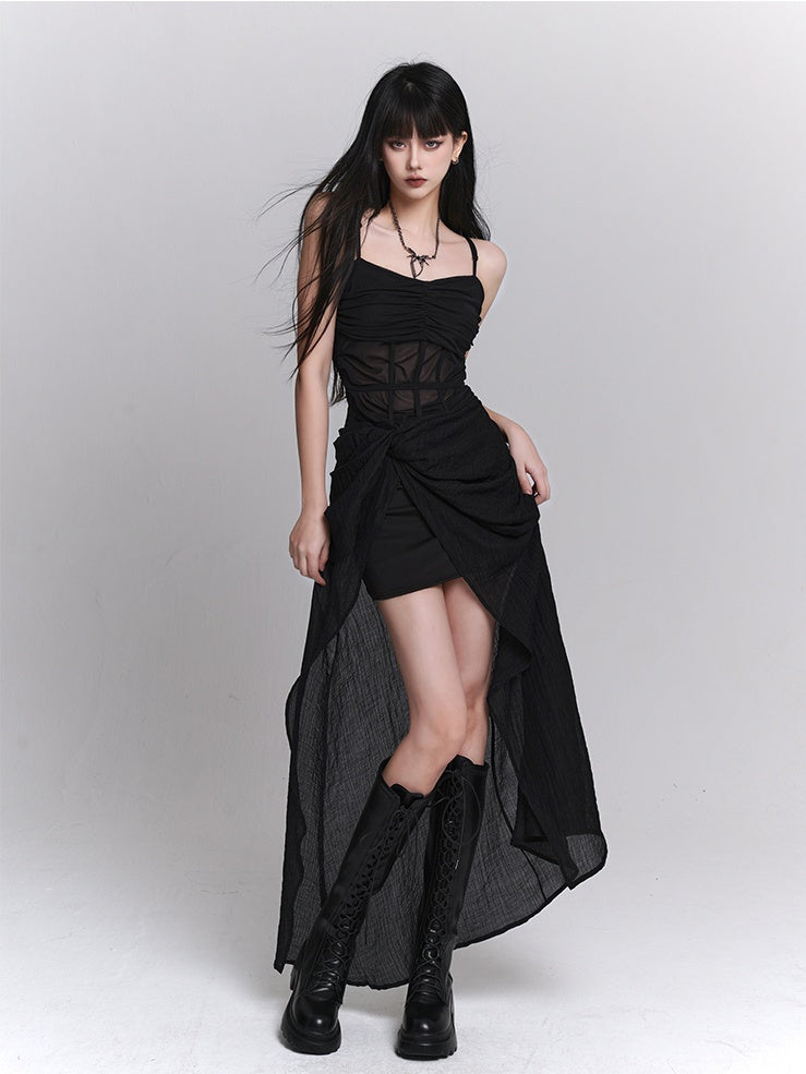 Robe nuisette fendue noire gothique à détails torsadés