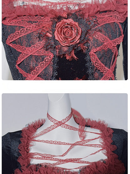 Haut gothique à col carré en dentelle noire et rouge avec rosace