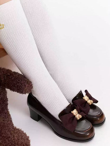 bei verzierten Loafers Braunbär Schleife Top