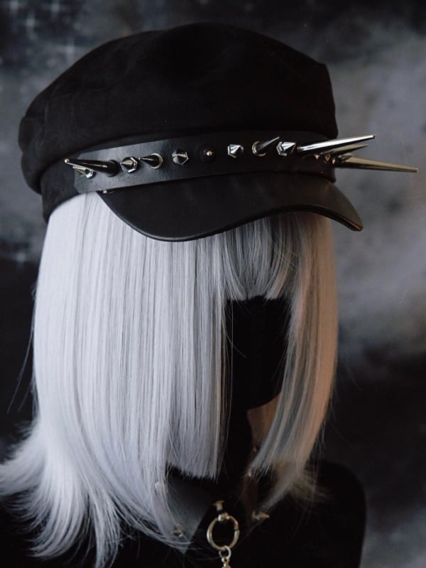 Gothic Baskenmütze mit Nieten in Schwarz