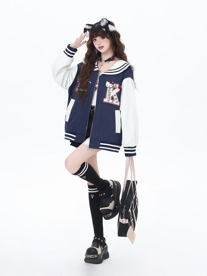 Marineblau/graue Baseballjacke mit Matrosenkragen und Kätzchenstickerei