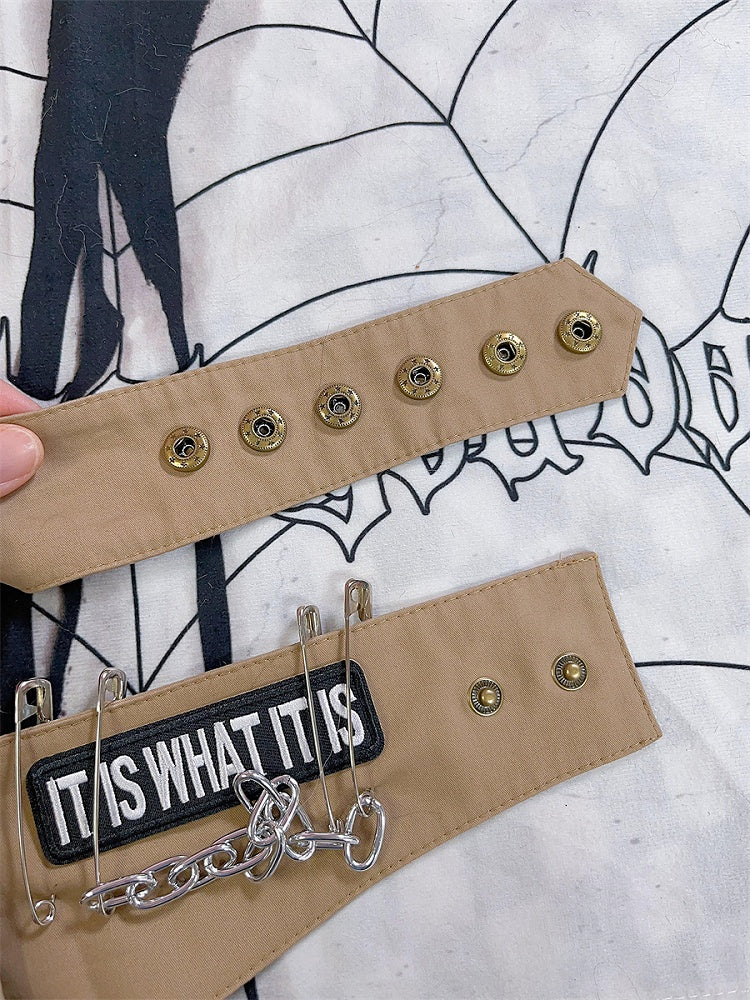 Sac banane punk kaki à chaîne et appliques squelettes