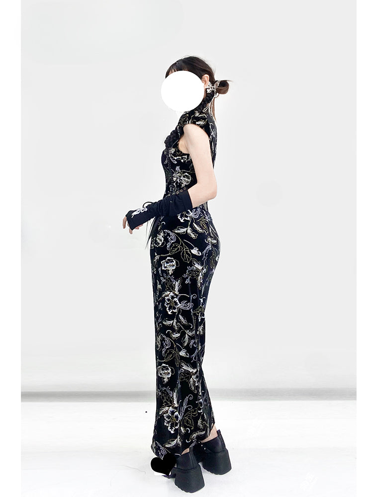 Robe Qipao en velours noir avec broderie florale et détails découpés, bouton et nœud