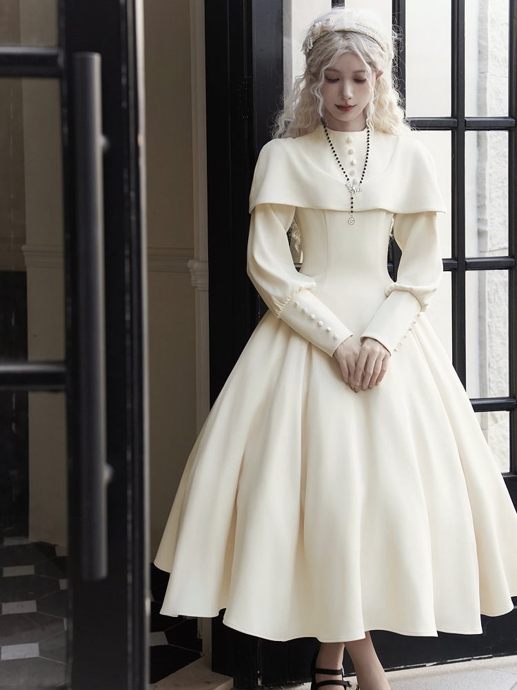 Robe Lolita élégante à manches longues et cape beige