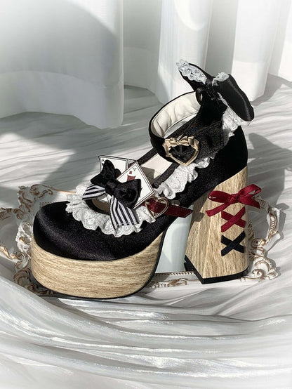 Alice im Wunderland Vibes Schwarze und rote süße Lolita-Plateaus Mary Janes