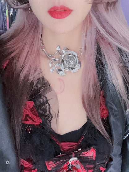 Collier ras du cou rose en métal argenté Y2K