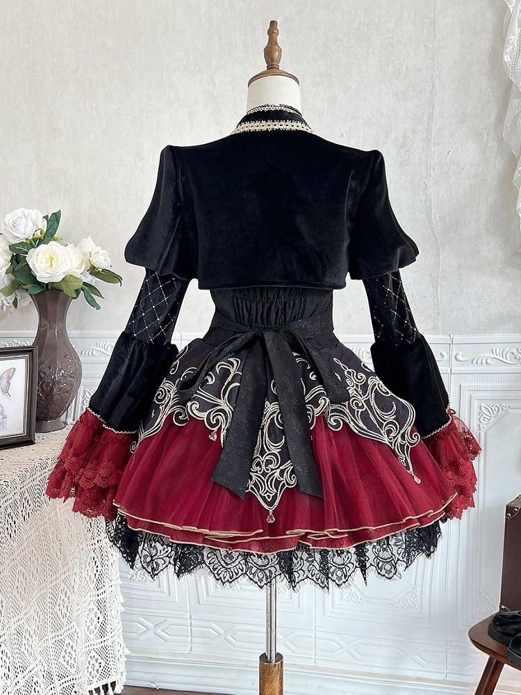Lolita JSK à fines bretelles gothiques vampire noires et rouges + boléro à manches longues en cloche