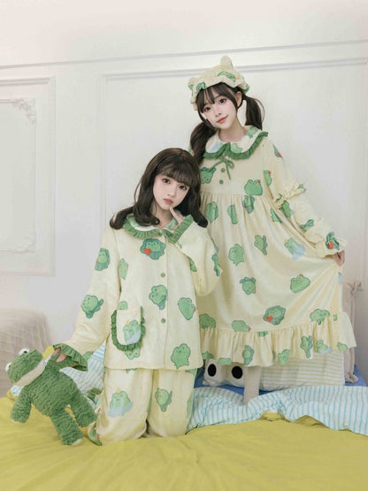 Frog Print Green Flannel Pajama Top Pants Set