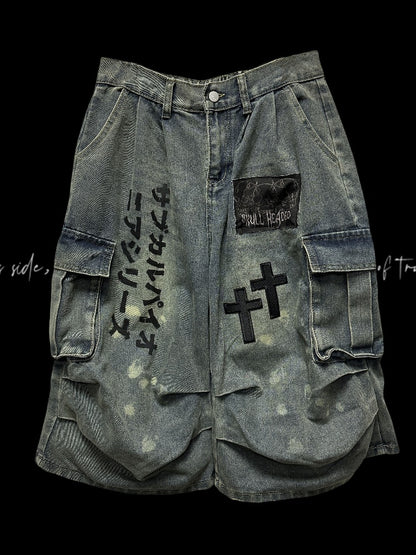 Leichte, weit geschnittene Jeans mit Applikationen im Punk-Stil in Blau mit Used-Look