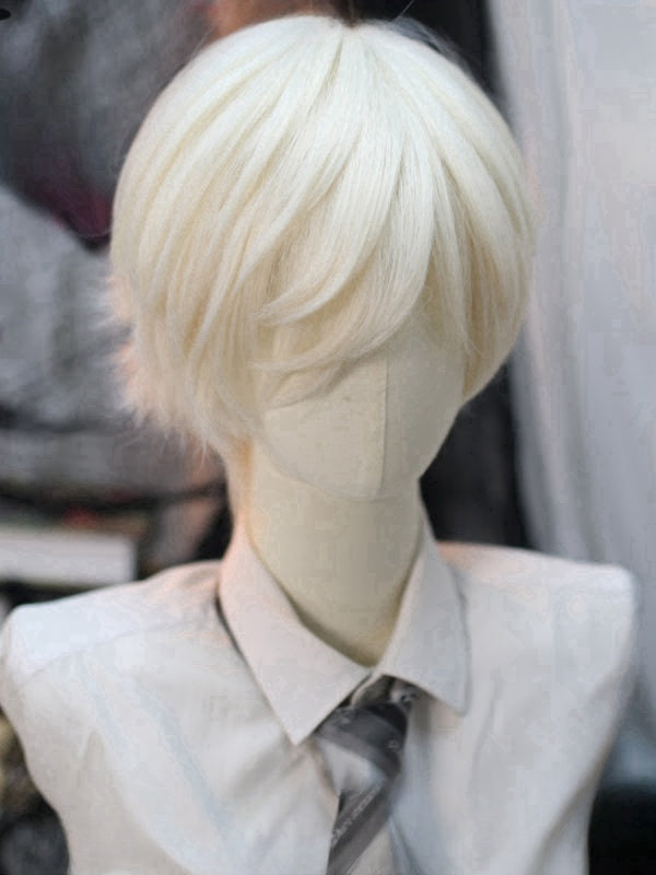 Perruque courte Ouji blanc laiteux 25 cm