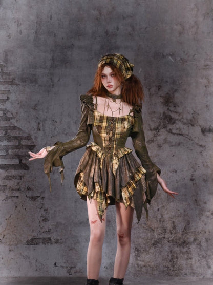 Robe camisole à carreaux verts avec ourlet mouchoir et détails lacés sur le devant