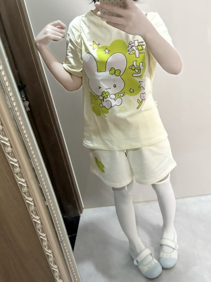 Lucky Four-Leaf Clover Print Beige Loose Shorts