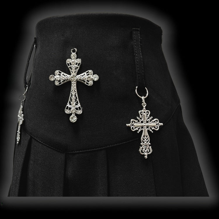 Y2K Black Cross Charms High Waist Studs Punk Pleated Skirt