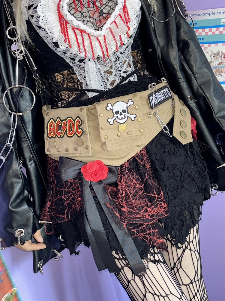 Sac banane punk kaki à chaîne et appliques squelettes