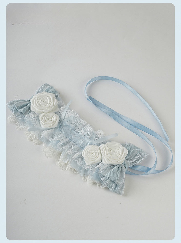 Serre-tête Lolita bleu à volants et bordure en dentelle florale et nœud