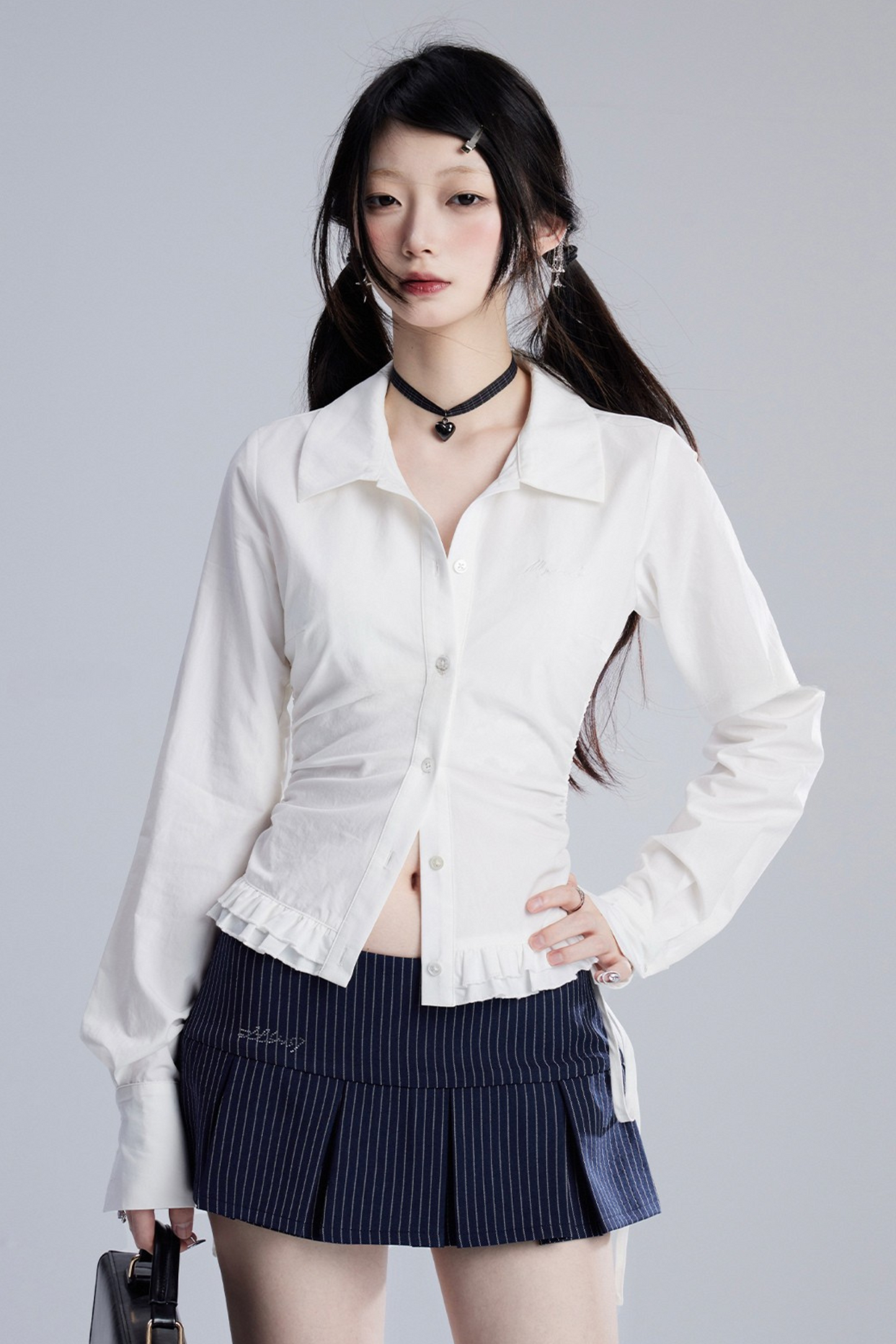 Vネック モデストプリーツブラウス スリム