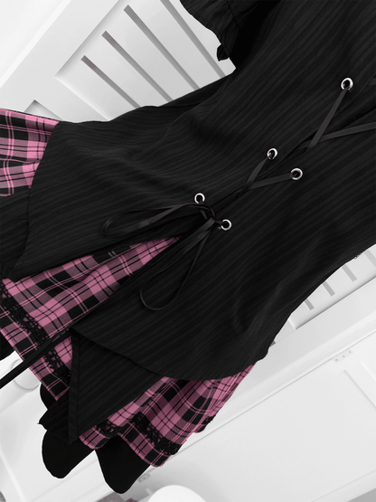 Embellished Neckline Butterfly Print T-shirt with Pink Plaid Y2K Chains Skirt Set Black