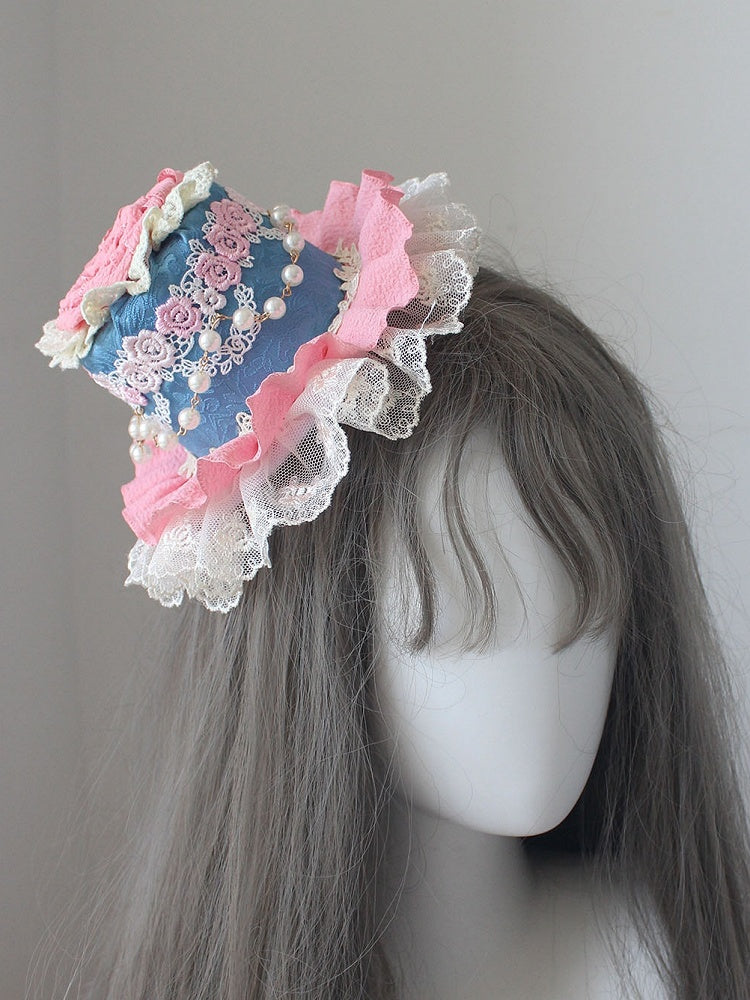 Spitzenhut mit floralem Mini-Perlenbesatz, verziert in Blau, Rosa/Pink