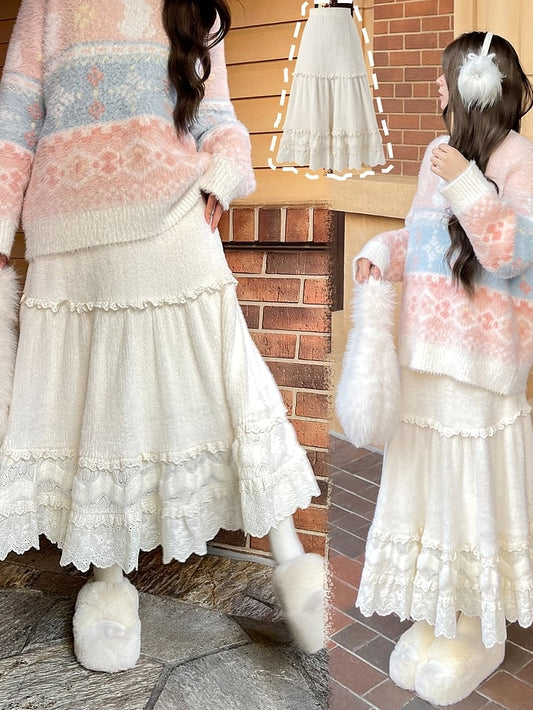 Jupe mi-longue beige taille haute avec détails en dentelle et ourlet à volants