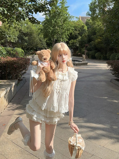 Bluse mit besticktem Besatz, weiße Dollcore-Blumenschleife mit Rüschen