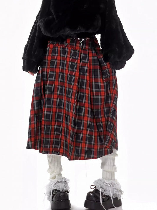 Red Heart Buckle Plaid Pleated Skirt