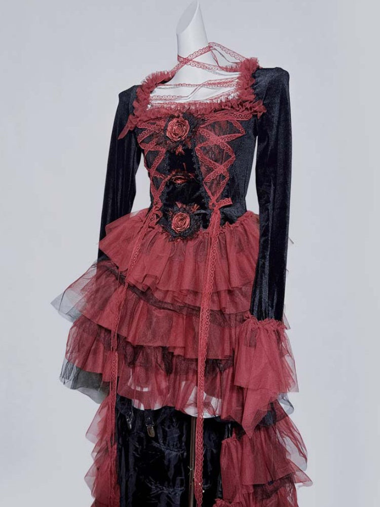 Haut gothique à col carré en dentelle noire et rouge avec rosace