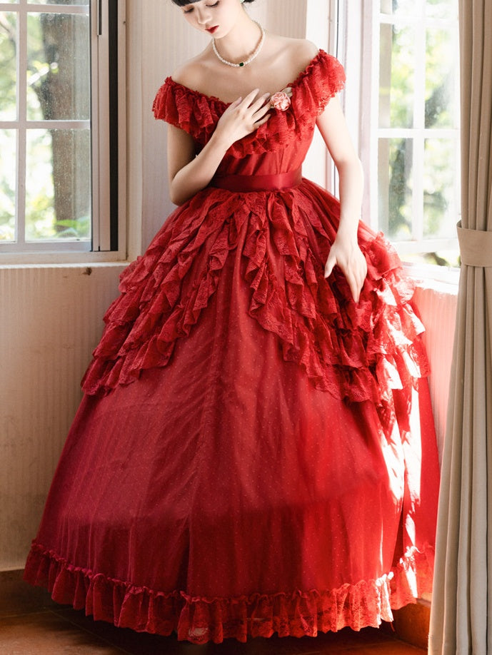Robe vintage rouge vin/rose à volants en dentelle et décolleté à épaules dénudées
